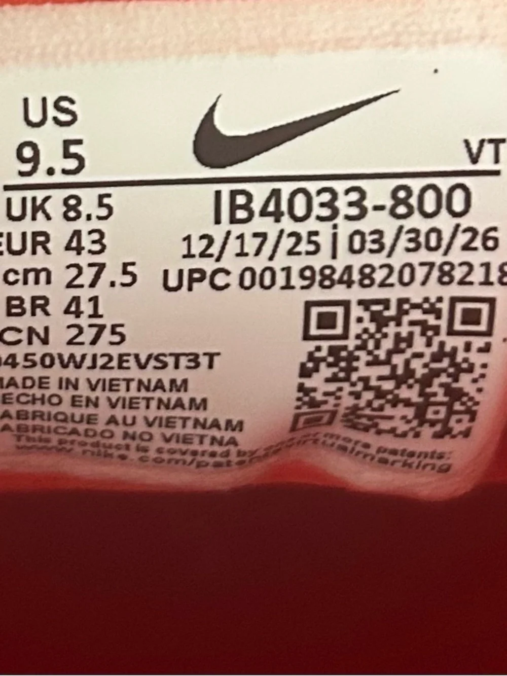 NEW Nike Vomero 18 TB Running Shoes - Men’s 9.5 / Women’s 11 - Never Worn